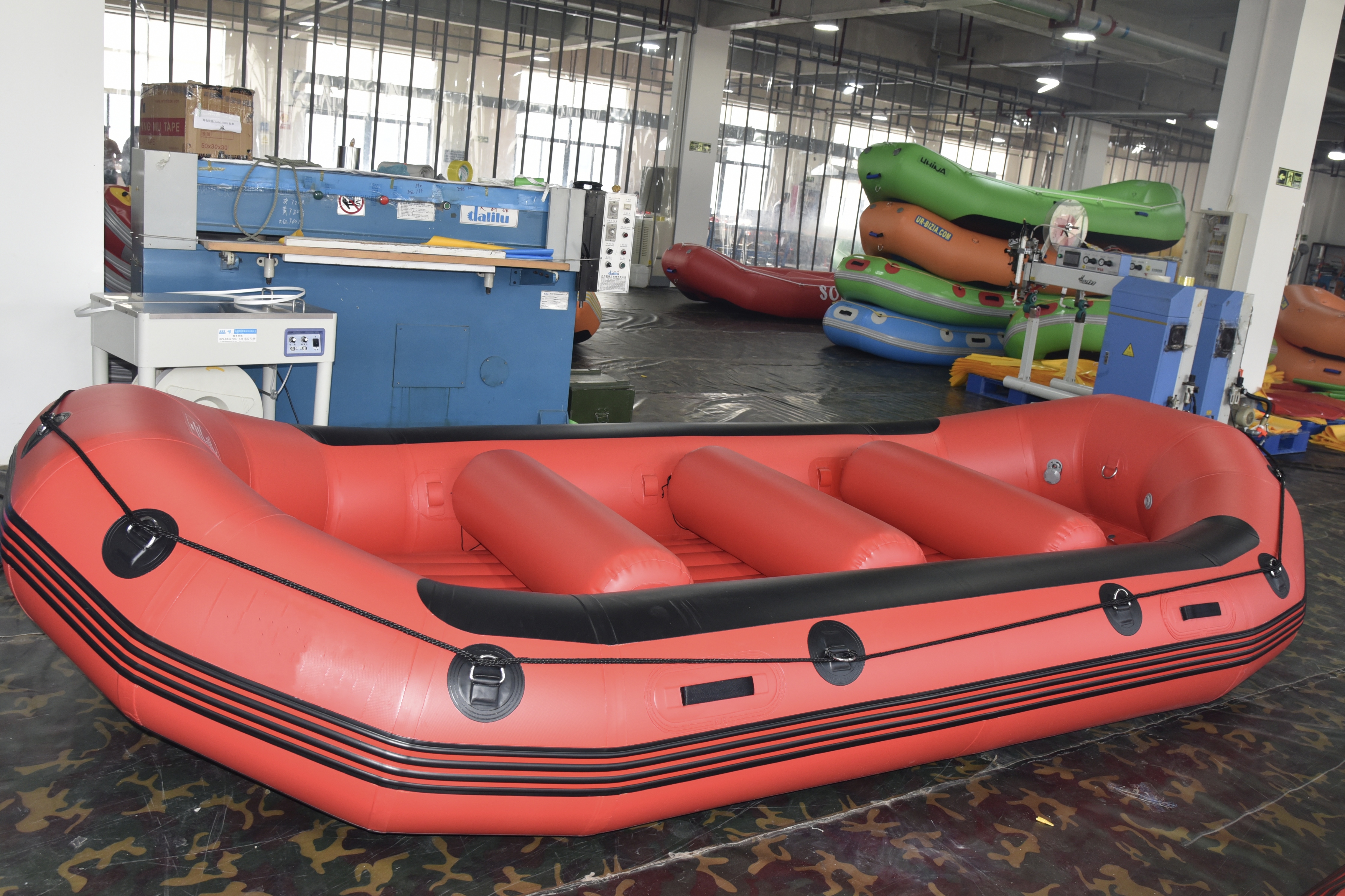 New Design 18 Feet Inflatable Boat White Water Rafts Supplier In China