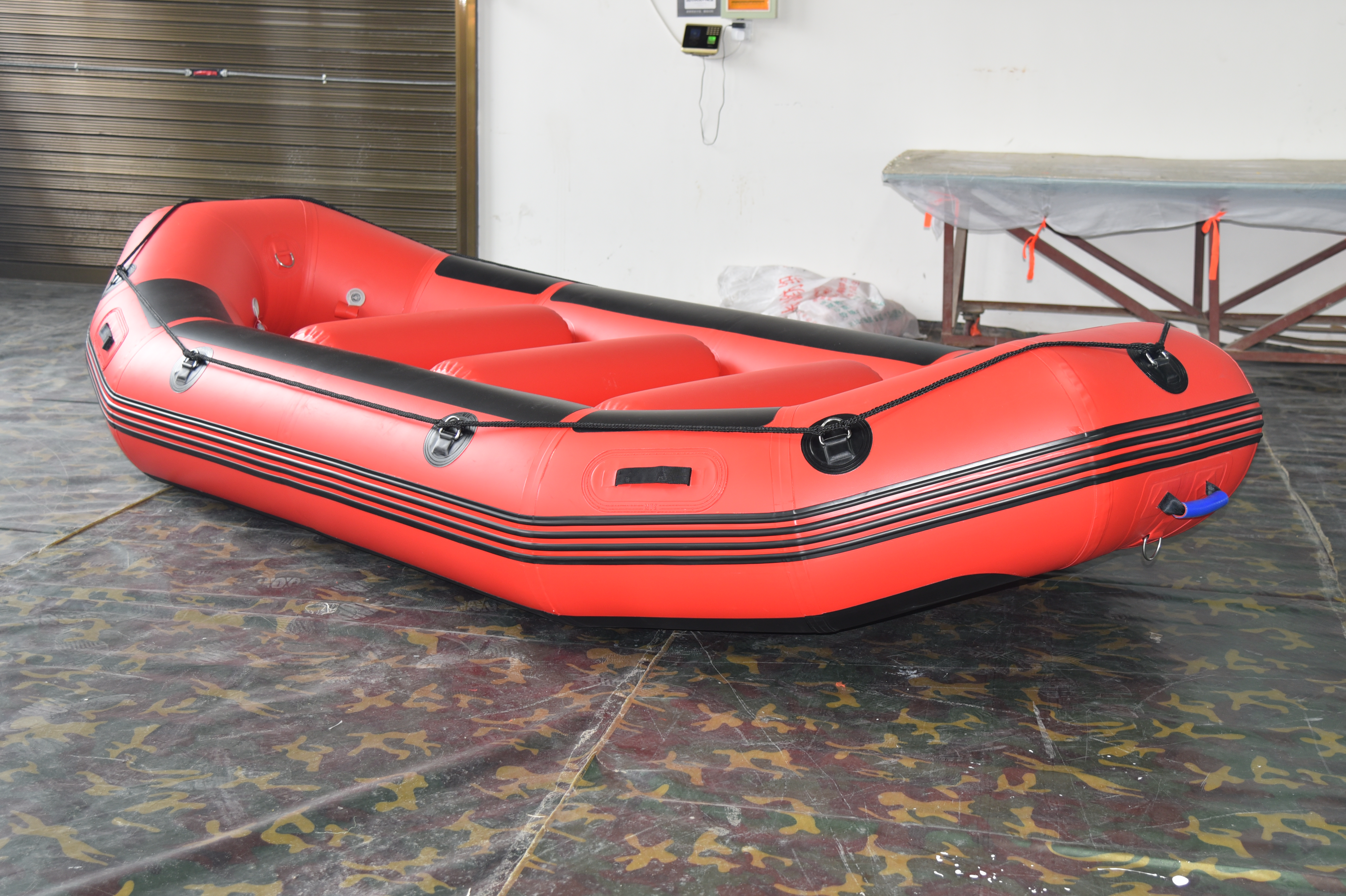 Price Of 13 Feet 8 Person Inflatable Boat 395cm Whitewater Rafting Boat For Drifting